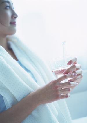 二重埋没法など二重まぶたの手術に定評がある専門医